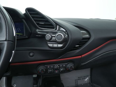 Certified 2020 Ferrari 488 Pista Spider image 32