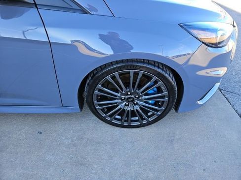 Used 2017 Ford Focus RS image 9
