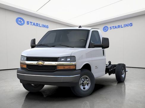 New 2026 Chevrolet Express 3500 w/ Power Convenience Package RWD image 6