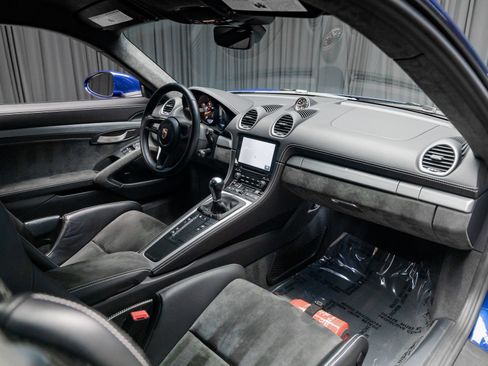 Used 2021 Porsche 718 Cayman GT4 RWD image 59