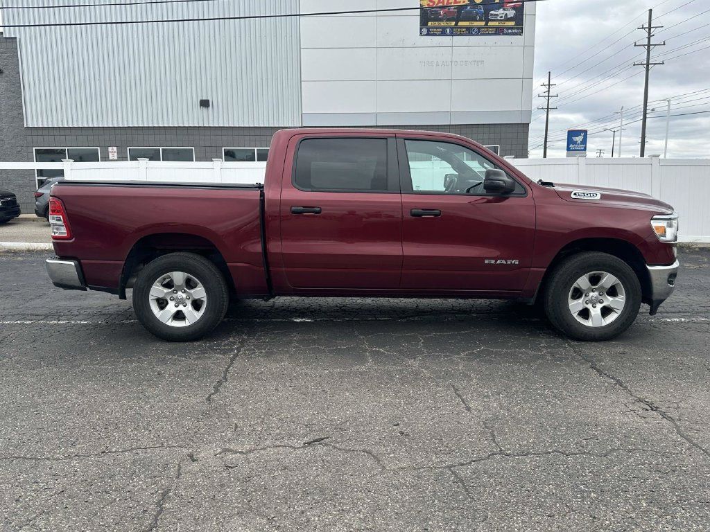 Used 2024 RAM 1500 Big Horn AWD/4WD image 2