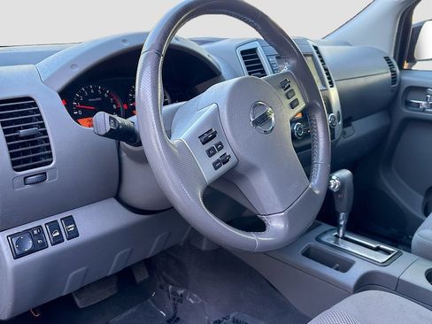 Used 2019 Nissan Frontier SV w/ Value Truck Package AWD/4WD image 9