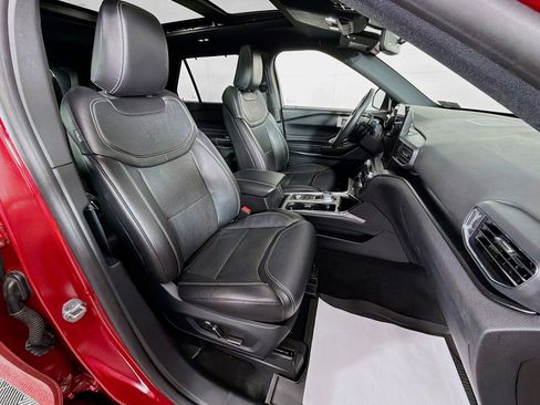 Used 2020 Ford Explorer ST w/ ST Street Pack image 31