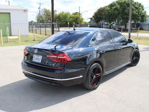 Used 2018 Volkswagen Passat 2.0T R-Line image 4