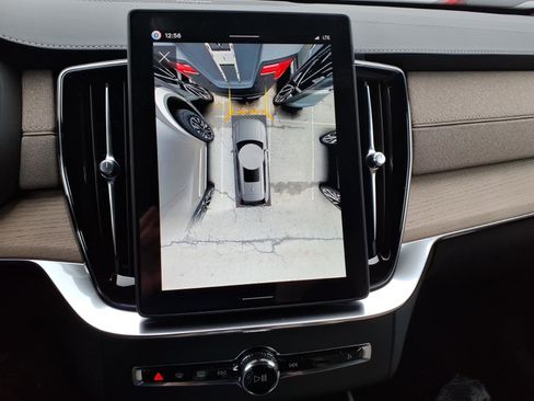 New 2026 Volvo XC90 T8 Ultra w/ Protection Package Premier AWD/4WD image 9