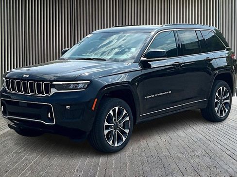 New 2025 Jeep Grand Cherokee Overland w/ Luxury Tech Group IV image 2