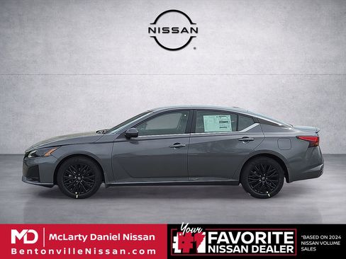 New 2026 Nissan Altima 2.5 SV FWD image 3
