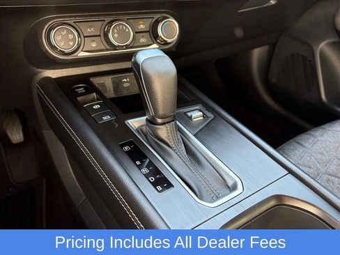 Certified 2025 Nissan Kicks SV AWD/4WD image 25