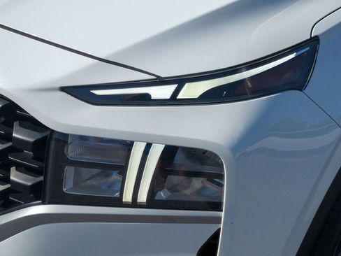 Used 2023 Hyundai Santa Fe SEL image 9