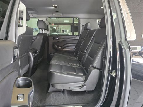 Used 2020 Chevrolet Suburban LT image 11