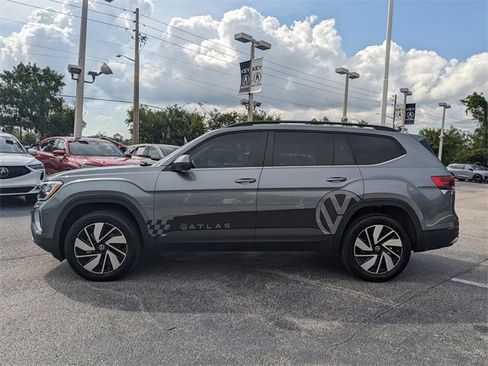 Used 2025 Volkswagen Atlas SE image 7