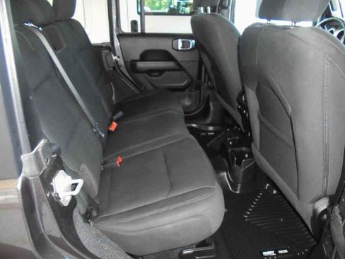 Used 2021 Jeep Wrangler Unlimited Sahara image 10