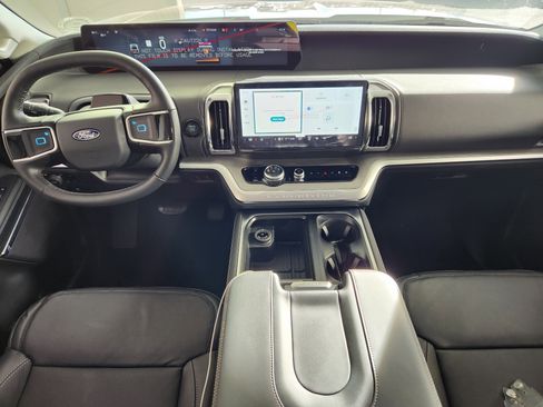 New 2026 Ford Expedition Max Platinum w/ Driver's Package image 16