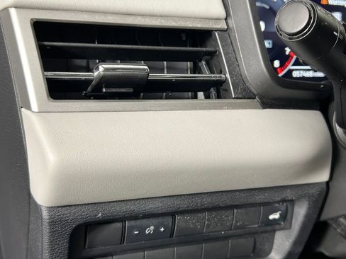 Used 2024 Mitsubishi Outlander SEL image 23