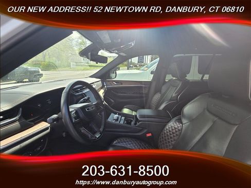 Used 2023 Jeep Grand Cherokee Summit w/ Advanced Protech Group IV AWD/4WD image 10