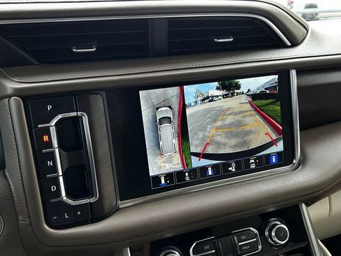 Used 2022 GMC Yukon XL Denali AWD/4WD image 19