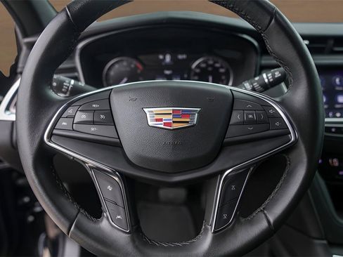 Used 2021 Cadillac XT5 Luxury image 12