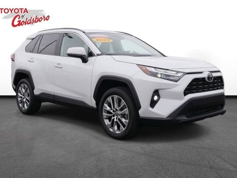 Used 2025 Toyota RAV4 XLE Premium image 4