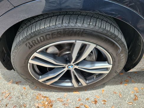Certified 2025 BMW X7 xDrive40i w/ M Sport Package AWD/4WD image 6