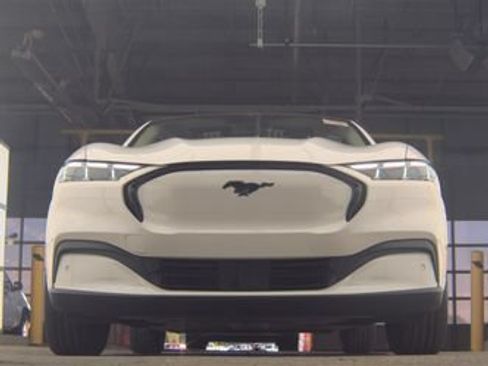 Used 2025 Ford Mustang Mach-E Premium AWD/4WD image 3