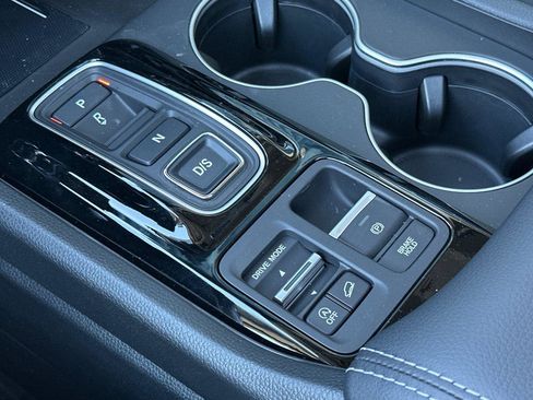 New 2025 Honda Pilot Touring image 27