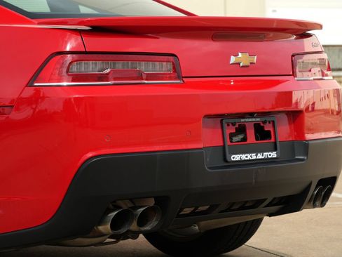 Used 2015 Chevrolet Camaro SS w/ RS Package RWD image 32