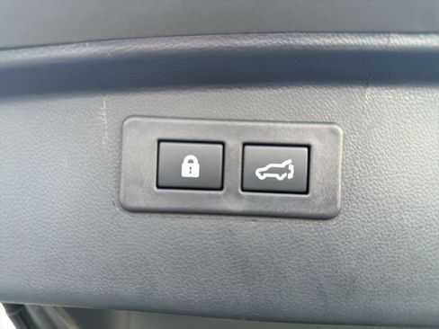 Certified 2025 Subaru Outback Premium image 18