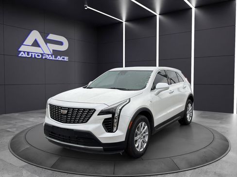 Used 2023 Cadillac XT4 Luxury image 1