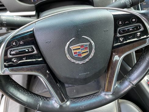 Used 2014 Cadillac XTS w/ Rear Seat Comfort Package image 19