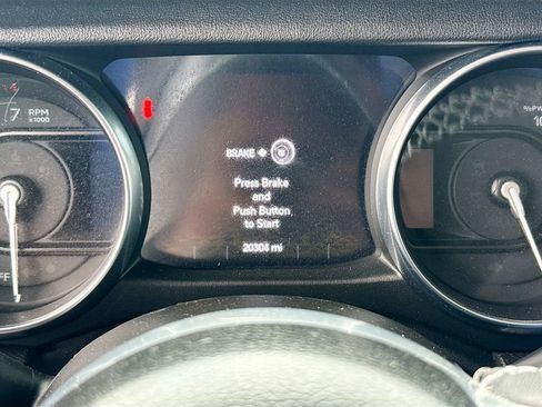 Used 2023 Jeep Wrangler Unlimited Sahara AWD/4WD image 13