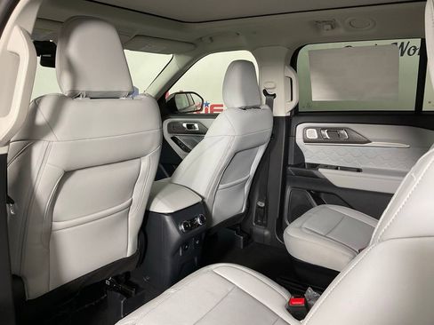 New 2026 Ford Explorer Platinum w/ LUX Leather Package AWD/4WD image 15