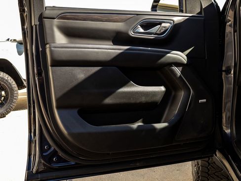 Used 2022 Chevrolet Tahoe LT w/ Luxury Package image 35