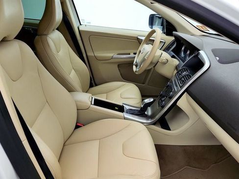 Used 2013 Volvo XC60 T6 AWD/4WD image 25