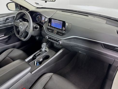 Used 2024 Nissan Altima 2.5 S FWD image 34