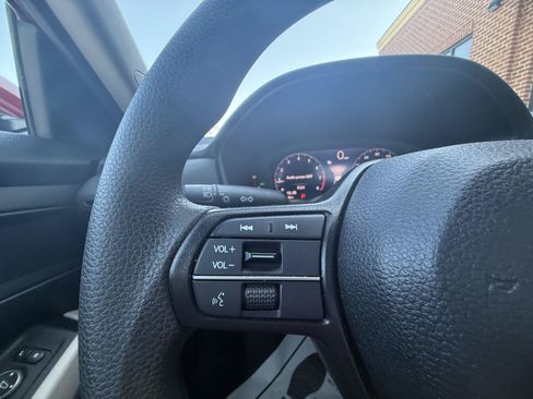 Used 2025 Honda Accord LX image 9