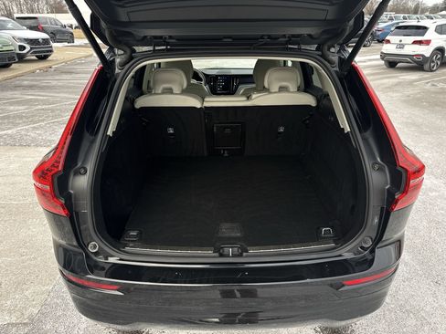 Used 2023 Volvo XC60 B5 Core image 27