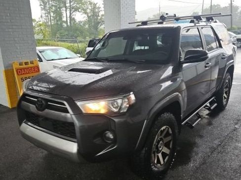Used 2023 Toyota 4Runner TRD Off-Road Premium w/ Off Road Premium Plus Package AWD/4WD image 3