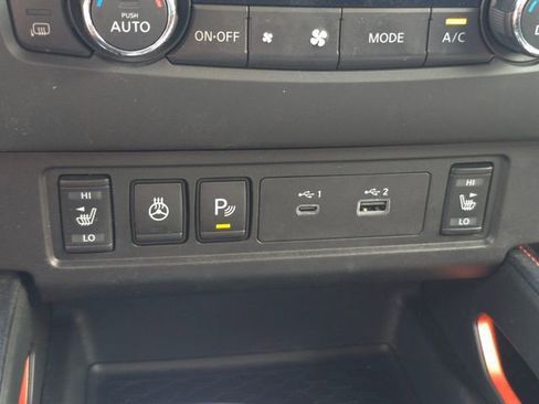 Used 2023 Nissan Frontier PRO-4X w/ Pro-4X Premium Package image 18