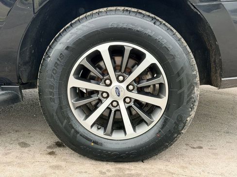 Used 2019 Ford Expedition Max XLT image 31