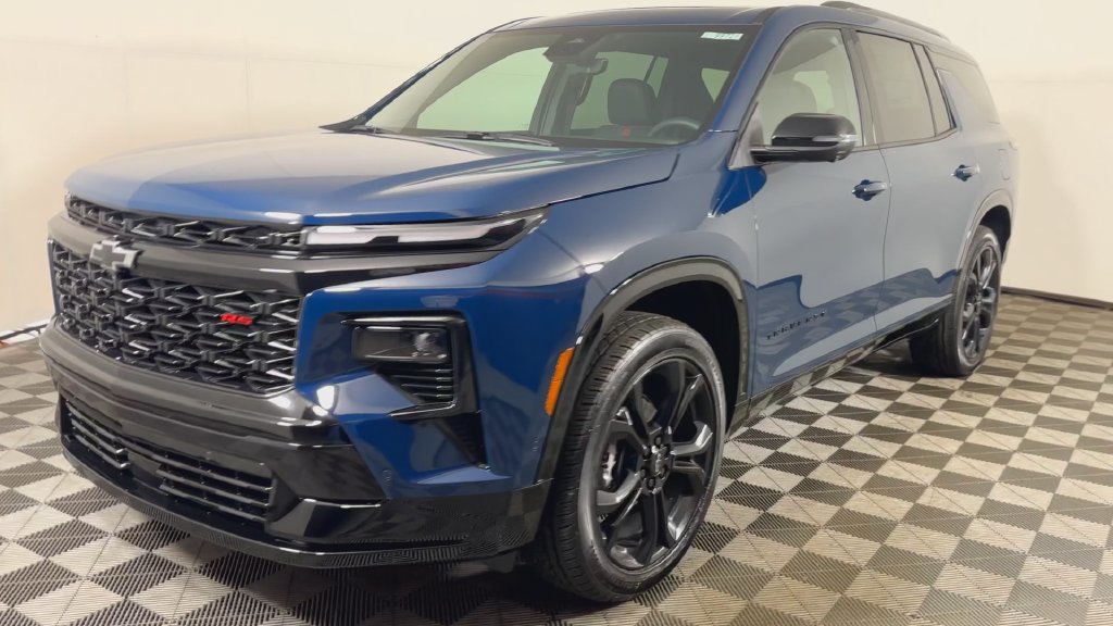 New 2027 Chevrolet Traverse RS w/ LPO, Floor Liner Package AWD/4WD image 5