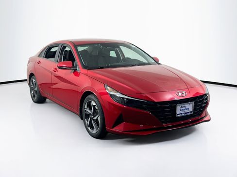 Used 2023 Hyundai Elantra SEL w/ Convenience Package image 3