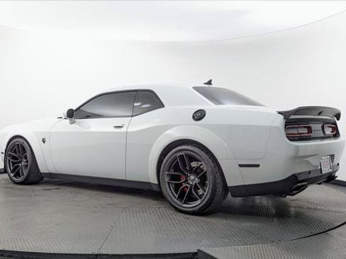 Used 2018 Dodge Challenger SRT Hellcat RWD image 6