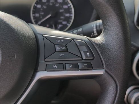 Used 2024 Nissan Sentra SV FWD image 29