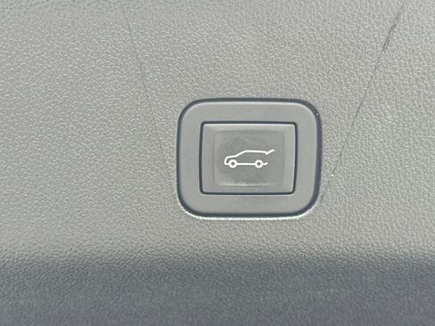 Used 2026 Chevrolet Tahoe Z71 w/ Comfort Package AWD/4WD image 19