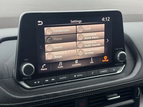 Used 2023 Nissan Rogue SV image 35