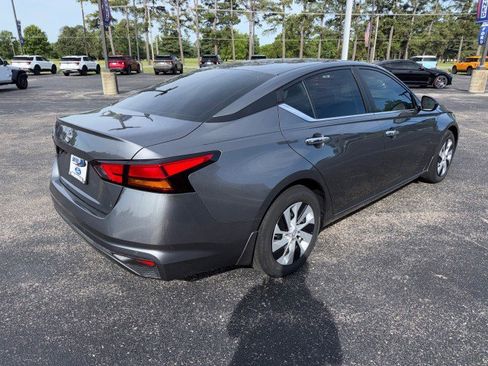 Used 2024 Nissan Altima 2.5 S FWD image 6