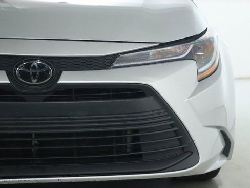 Used 2024 Toyota Corolla LE image 7