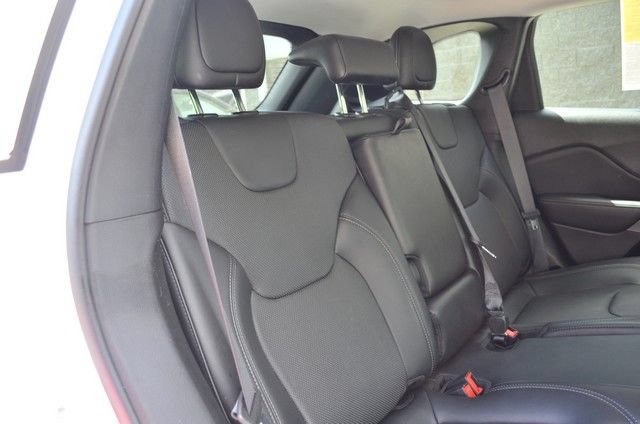 Used 2021 Jeep Cherokee Latitude Lux AWD/4WD image 32
