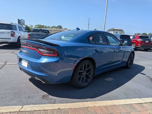 Used 2023 Dodge Charger SXT w/ Blacktop Package RWD image 4