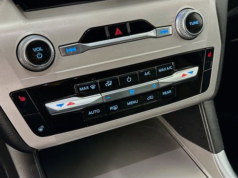 Used 2023 Ford Explorer XLT w/ Equipment Group 202A image 24